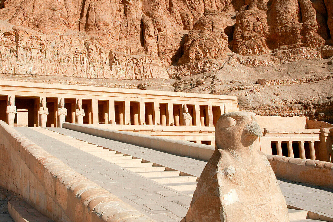 70349266-Temple-of-Queen-Hatshepsut-Luxor-near-Egypt
