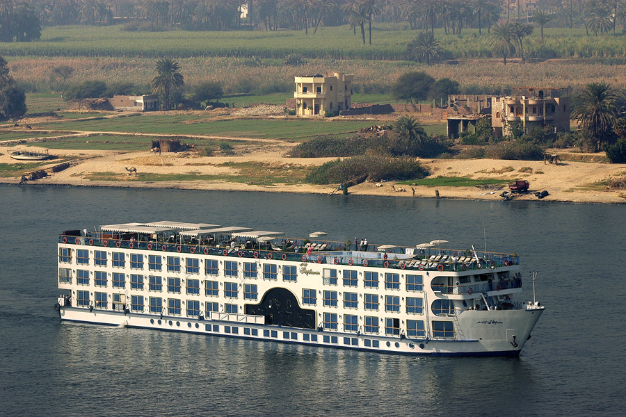 nile-dolphin-2
